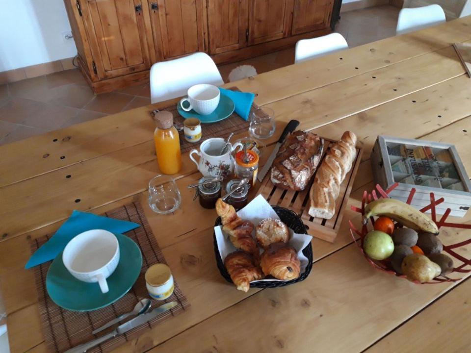Bed and Breakfast Chez Jeanfi Fronsac  Экстерьер фото