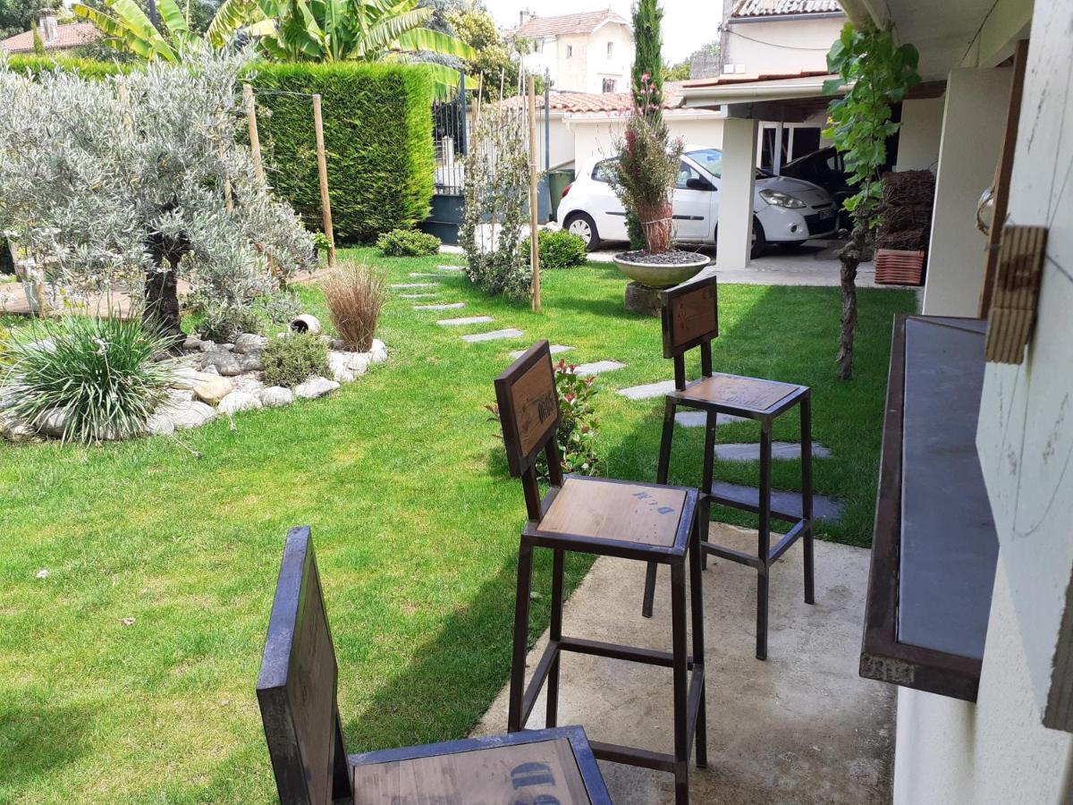 Bed and Breakfast Chez Jeanfi Fronsac  Экстерьер фото