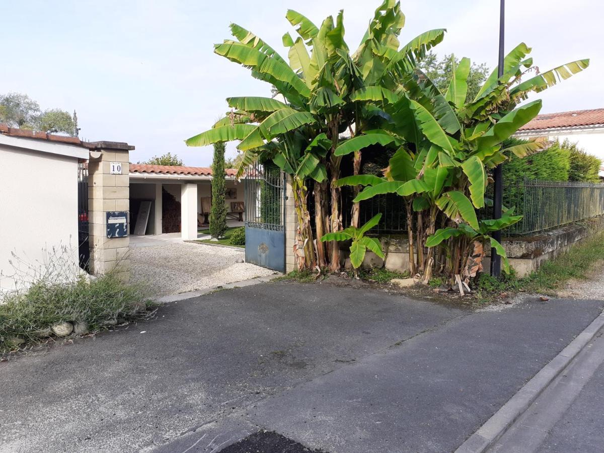 Bed and Breakfast Chez Jeanfi Fronsac  Экстерьер фото