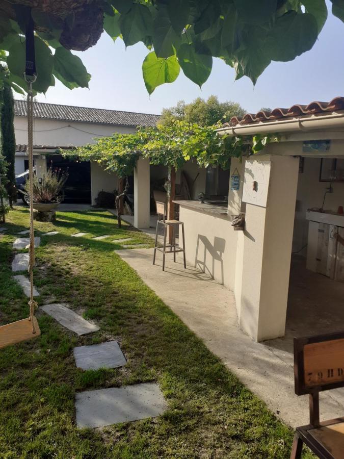 Bed and Breakfast Chez Jeanfi Fronsac  Экстерьер фото