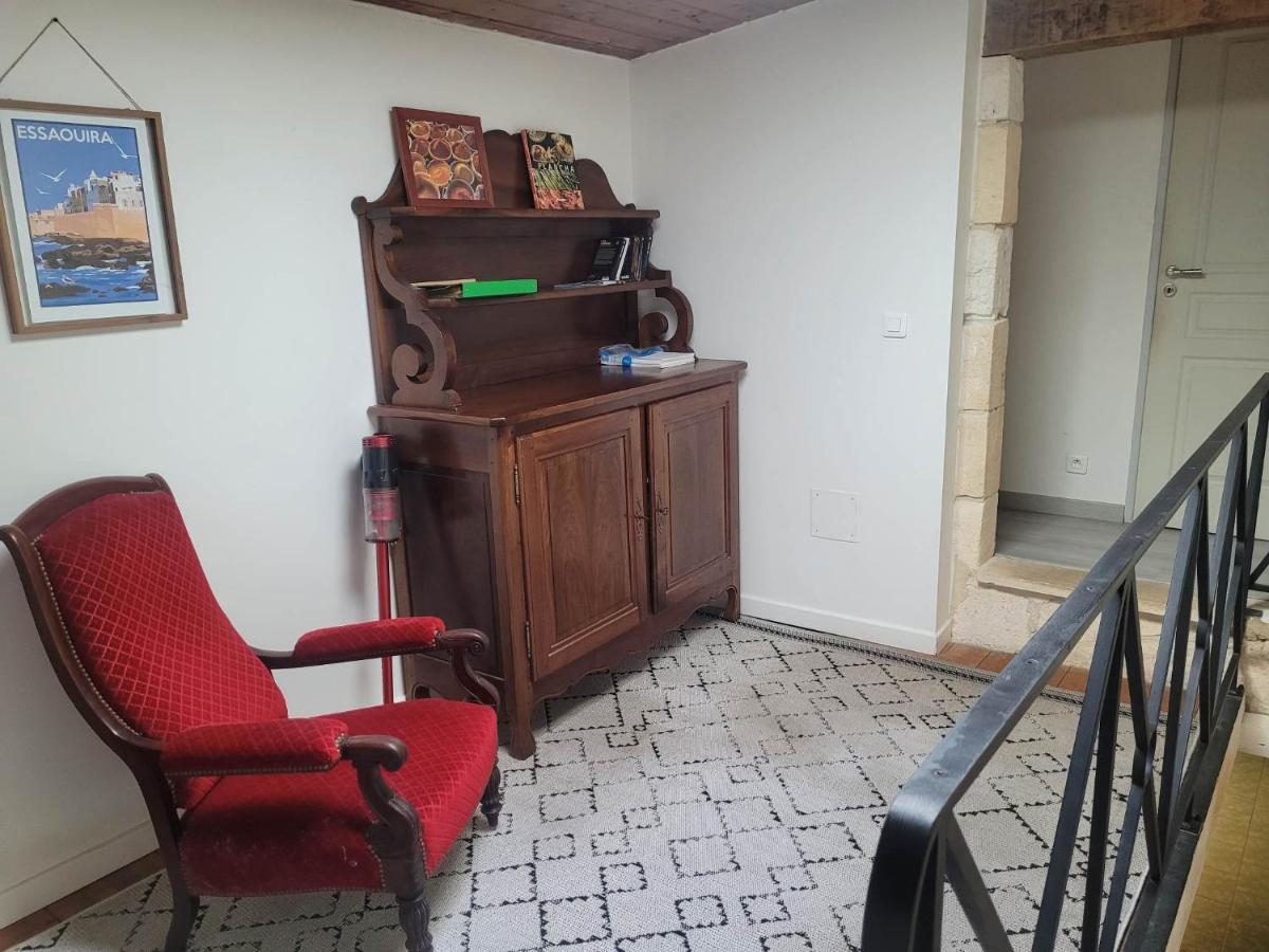 Bed and Breakfast Chez Jeanfi Fronsac  Экстерьер фото