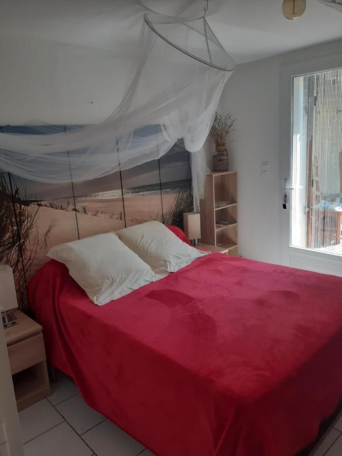 Bed and Breakfast Chez Jeanfi Fronsac  Экстерьер фото
